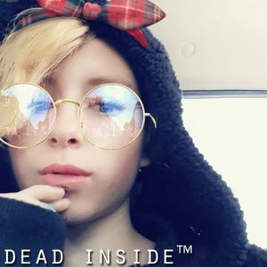 Meet your Posher, Chloe